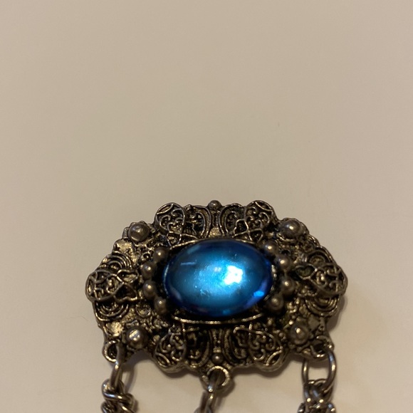 Vintage 1980’s Victorian Style Blue Stone Faux Pearl Two Chain Brooch Pin - Picture 2 of 5
